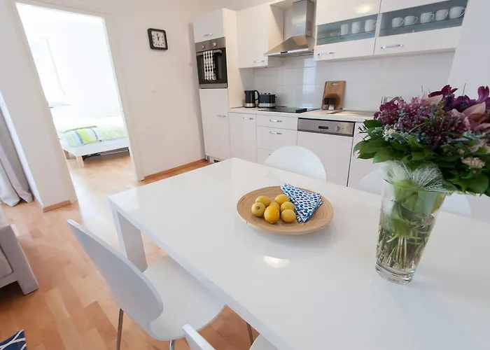 Charming Maraska Zára